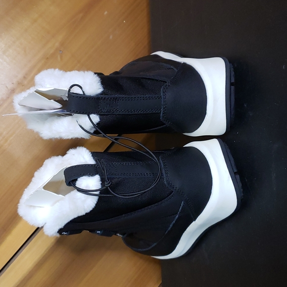 NEW! Calysta Sport Bottom Winter Black Boots, Universal Thread - Picture 4 of 5